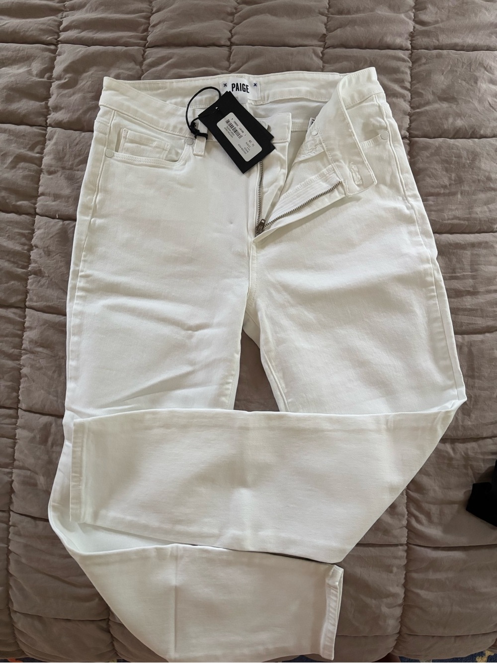PAIGE Crisp White Hoxton Crop Jeans